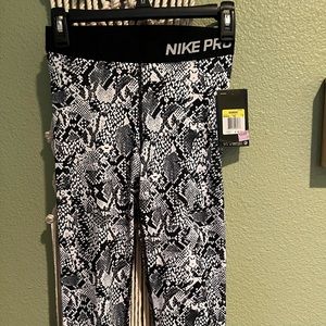 Nike Dri Fit crop leggings